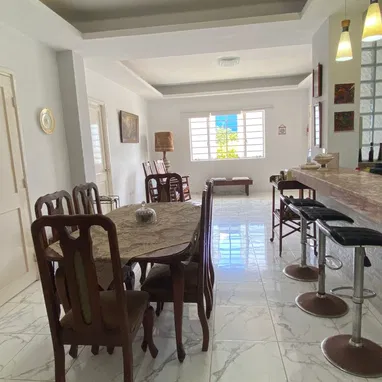 Alquiler de casa en Nuevo Vedado por tiempo indefinido. Renta de casa con planta eléctrica en la Habana. - Img 112480984