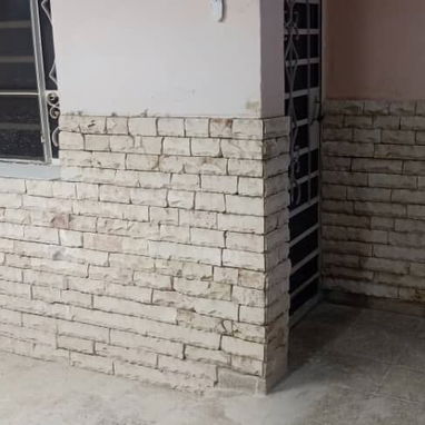 Enchape de piedra laja y jaimanita para eliminar la humedad y remodelar su casa o negocio. Somos 1ra mano precio módico. - Img 122519534
