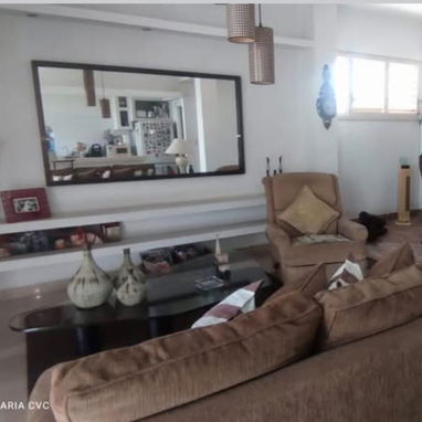Apartamento en el Vedado 3 cuartos y medio y 3 ba帽os. Todo en 贸ptimo estado - Img 120155528