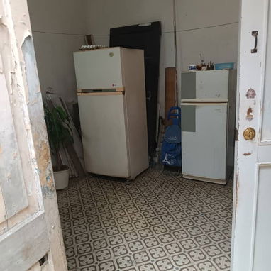 Se vende casa amplia a una cuadra de la calzada de 10 de octubre - 8/10