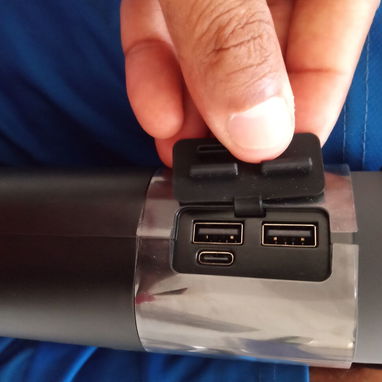 Cargador portátil para batería de carro y teléfonos y es un compresor y tiene lámpara led - 10/10