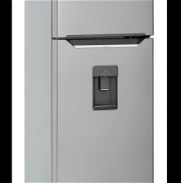 Refrigerador marca Frigidaire 9 pies con dispensador de agua. - Img 45689161