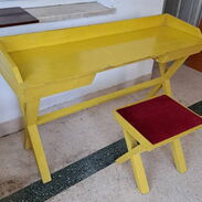 Escritorio de madera buena con su asiento  para niños - Img 45208357
