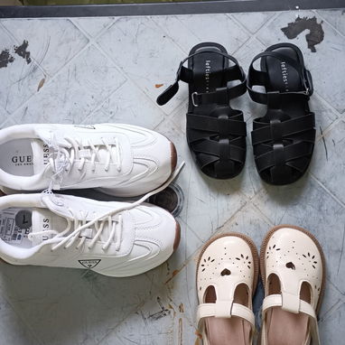 Ropa de bebé,.zapatos y ropa de mujer. Venta de garaje en Playa - Img 123112747