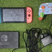 Nintendo Switch v1 pirateada por software con micro sd de 64 GB trae dock y cargador original además un mando para juego - Img 58073317