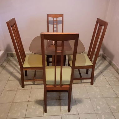 Mesa de comedor, madera y cristal. - Img 124071332