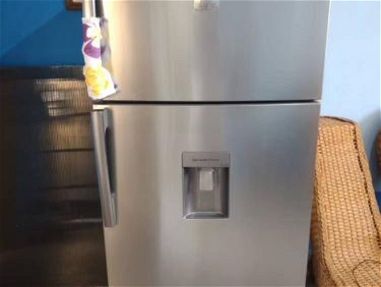 Refrigerador samsung de los grandes con dispensador frío como nuevo - Img main-image-45872193