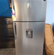 Refrigerador samsung de los grandes con dispensador frío como nuevo - Img 45872193