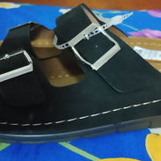 Sandalias prácticas a estrenar - Img 56853230