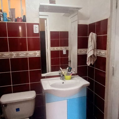 Venta o permuta de apartamento en el Vedado - Img 122705121