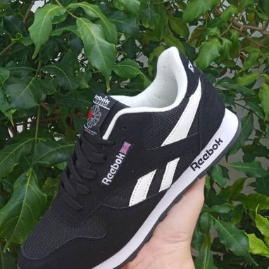 Reebok - 2/4