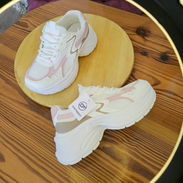 Tenis de mujer y de hombre 16USD HOMBRE Y MUJER - Img 56412875