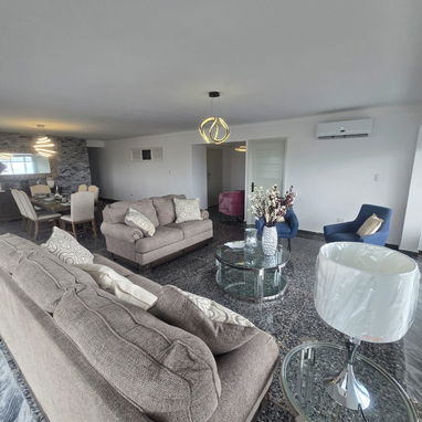 Directamente con Alex y leslie wattssap 55432935🏡 Precio 275 k Apto propiedad horizontal en pleno Vedado, zona de let - Img 125849405