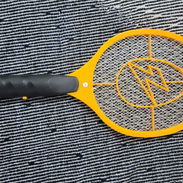 Raqueta electrica para mosquitos y moscas - Img 57511417