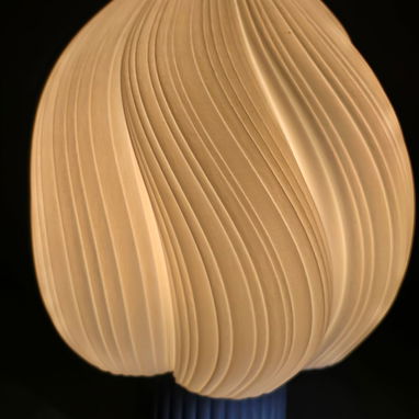 Lámpara de mesa de estilo moderno y de mucha tendencia. Modelo Espira (L) grande / 31.500,00 CUP - Img 119031342