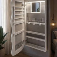 Espejo con joyero  Medida 1.17m x 57cm Precio 270 USD - Img 57950041