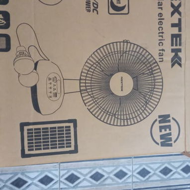 VENTILADOR RECARGABLE NEXTEK CON 2 BOMBILLOS Y PANEL SOLAR - Img 117303401
