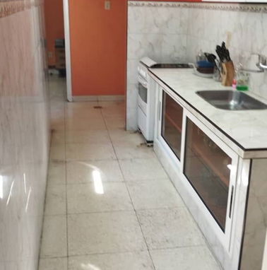 Venta de moderno apartamento en Santos Suárez, ubicado en la Avenida Lacret, en una zona muy céntrica del municipio. - Img 86720011