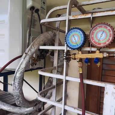 Recarga de gas refrigerante, cambio de capacitores, defectaciones de aires tipo Split y arreglos menores 52966031 - Img 119129709