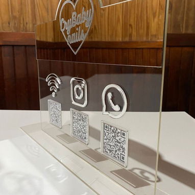 Decorados de acrílico para negocios. Código QR, mostradores, menús, carteles, portacelulares, porta tarjetas y más. - Img 115219330
