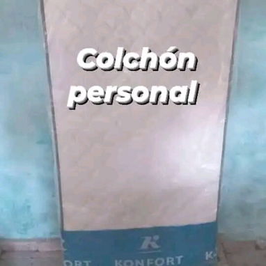 Variedades de muebles camas y colchones con mensajería incluida en el precio escríbeme y compra ya! Que vuelan😬 - Img 124761179