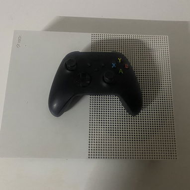 Xbox One S - 2/2