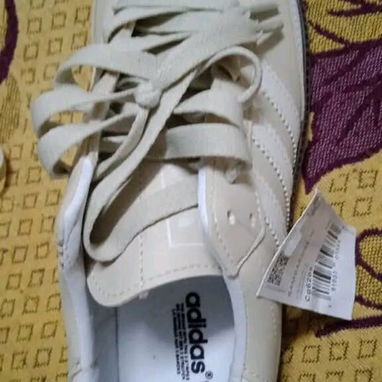 Chancletas y tenis - Img 123173693