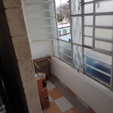 *$9000usd. En venta apartamento de un edificio de construcción capitalista, de 2 plantas (PLANTA ALTA, NADIE ARRIBA) en - Img 120921582