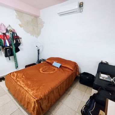 ✨ Gran oportunidad de inversión y vivienda en Centro Habana 📍 Ubicada muy cerca del Hospital Ameijeiras - Img 122472570