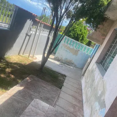 Venta de casa independiente en Cojímar se hace negocio por carro moderno - Img 128130809