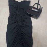 Vestidos negros sin tirantes y con modelo que hace una figura espectacular - Img 53530707