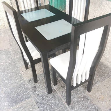 ✓comedor de madera sólida. 2 , 4 o 6 sillas Disponible en blanco y negro. Envío gratis. Listo para entregar - 4/5