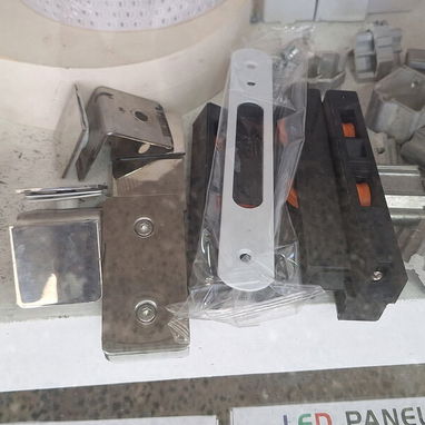 Cambio y restauración en aluminio.. Cristales  Juntas  Felpas  Ruedas Cristales  Yales Cierres Y todo lo referente - Img 118836037