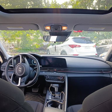 🚨 Hyunday elantra 2025 con 30 mil millas precio lindo 26 usd y está en la Habana escribir al pv Wa.me//59808236// - Img 128115568