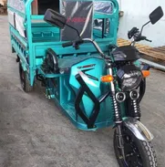 Triciclo OneBot 1200Watts Autonomía 100km 4400usd color verde - Img 49343148