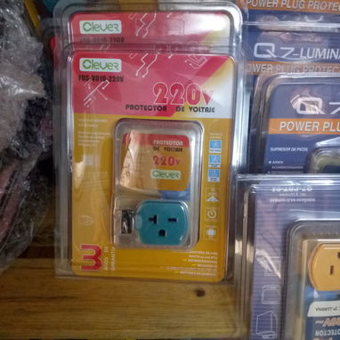 Protector de voltaje 110v y 220v. Regulador de voltaje 110 v y 220 v - 4/4