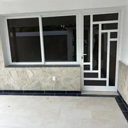 Marquetería de Aluminio y Cristal [ Puertas ,Ventanas ,Bajos de Mesetas ,Paños Fijos ,Mamparas de Baño entre otras cosas - Img 54723113