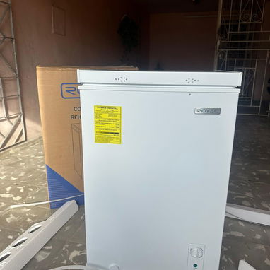 Nevera 3.5 pies Royal color Blanca, cerradura y luz en la tapa precio $265 USD Transporte incluido Factura y garantía - Img 125824657