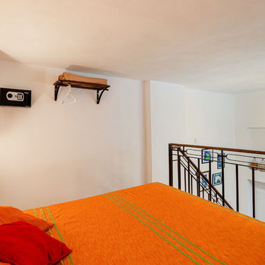 Renta lineal de estudio con acceso a cocina compartida - Img 120671878