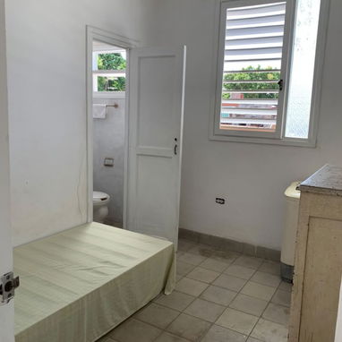 Casa en alto de un biplanta a pocos metros de 17 y 64 placa libre - 10/10