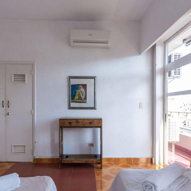 Renta de departamento completo junto al malecón - Img 125919087