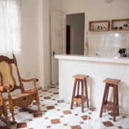 🏠 Descubre éste apartamento de renta lineal en Centro Habana. Cerca de Carlos 3ro. 👥3 personas: 400 usd mensual - Img 55203476