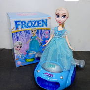 Muñeca frozen sobre nave - Img 55430341