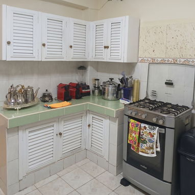 EXCELENTE CASA DE RENTA PARA EXTRANJEROS EN CUBA, EN PLAYA, 5 942 4442 - Img 124051308