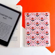 ☎️53544655 🛵 Entrega Disponible ⭐ Funda Batty in Bloom para Kindle Paperwhite & Colorsoft 7”⭐ - Img 57054191