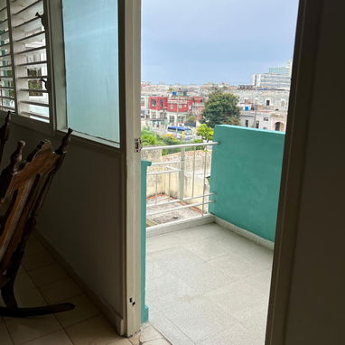 Luminoso apartamento en el vedado para renta lineal - Img 120177881