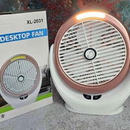 Ventilador recargable. Con lámpara y gira. Se puede poner en la pared también - Img 55048104