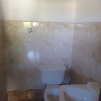 Espectacular casa en Kohly con 4 cuartos y grandes jardines a la venta!!!! - Img 119574583