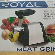 Moledor de carne, marca Royal. - Img 45556647