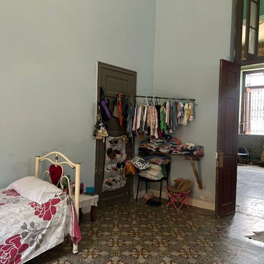 Vendo mi cuarto cituado en 10 d octubre - Img 125495264